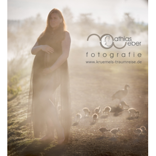 Fotografie Schwangerschaft Babybauch Maternity Mama Kleid schwarz Sonne Nebel KÃ¼ken Romantik Outdoor
