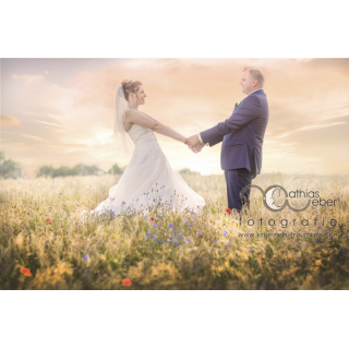 Hochzeitsfotografie Saarland Saar Pfalz Wedding Braut BrÃ¤utigam Brautpaar Blumen Feld Sonne HÃ¤nde Mo